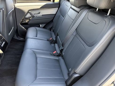 Used 2025 Land Rover Range Rover Sport SE AWD/4WD image 25