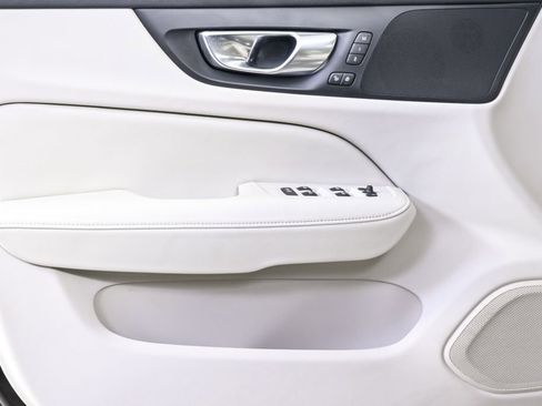 Certified 2025 Volvo V60 B5 Cross Country Plus image 7