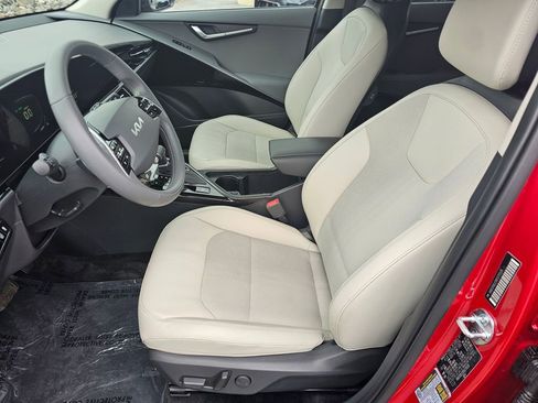 Used 2024 Kia Niro EX FWD image 20