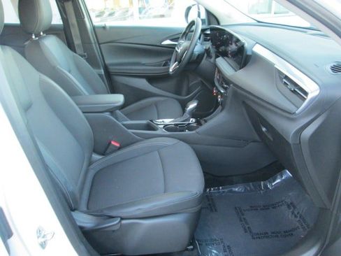 Used 2025 Buick Encore GX Preferred AWD/4WD image 13