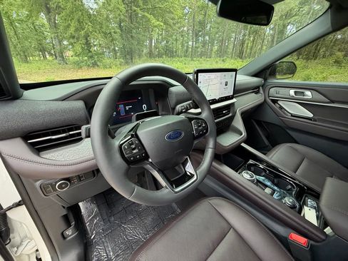New 2026 Ford Explorer Platinum RWD image 11