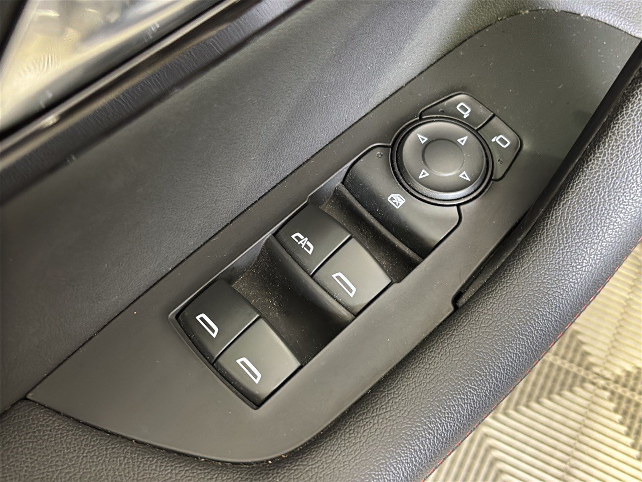 Used 2020 Chevrolet Blazer RS FWD image 15
