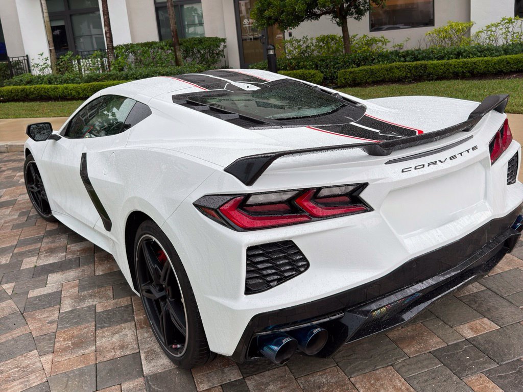 Used 2021 Chevrolet Corvette Stingray Preferred Cpe w/ Z51 Performance Package RWD image 3