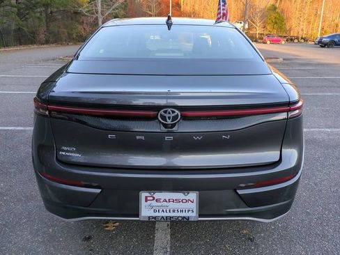 Used 2023 Toyota Crown XLE image 5