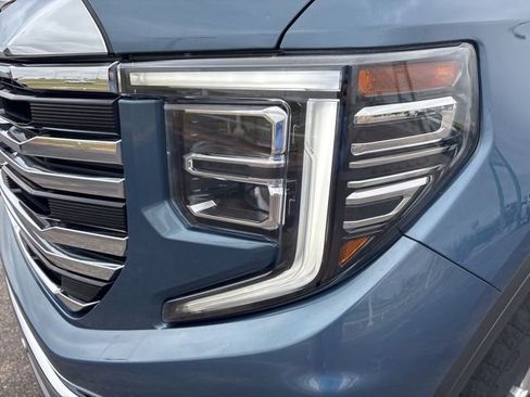 Used 2024 GMC Sierra 1500 SLT w/ SLT Convenience Package image 9