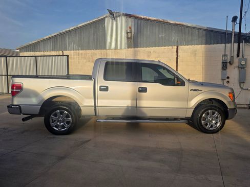 Used 2014 Ford F150 XLT w/ XLT Chrome Package image 9