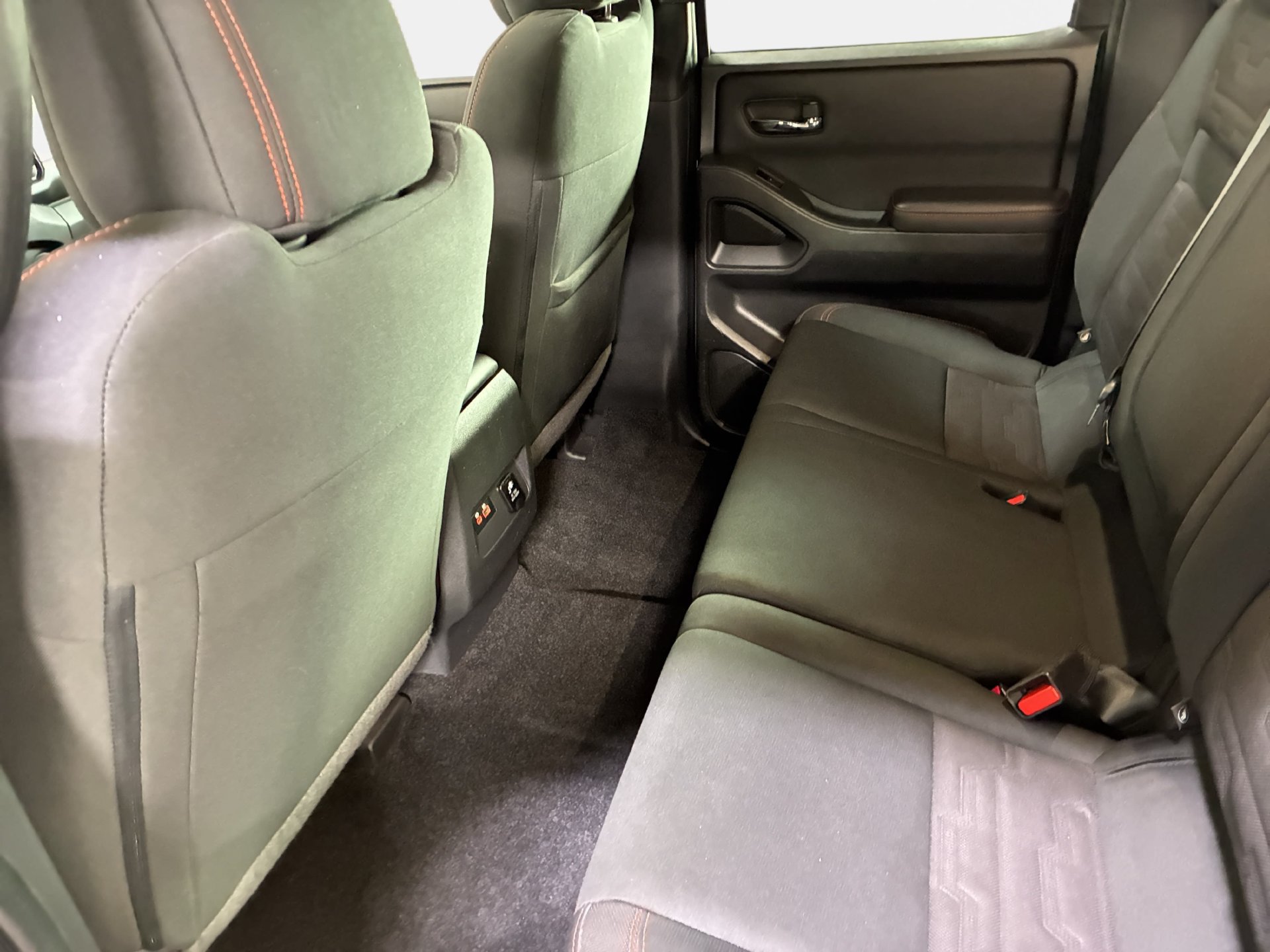 Used 2023 Nissan Frontier PRO-4X w/ Pro Convenience Package AWD/4WD image 14