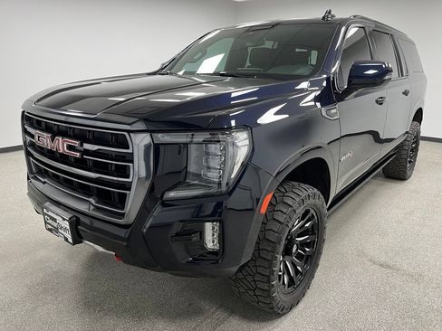Used 2023 GMC Yukon XL AT4 AWD/4WD image 4