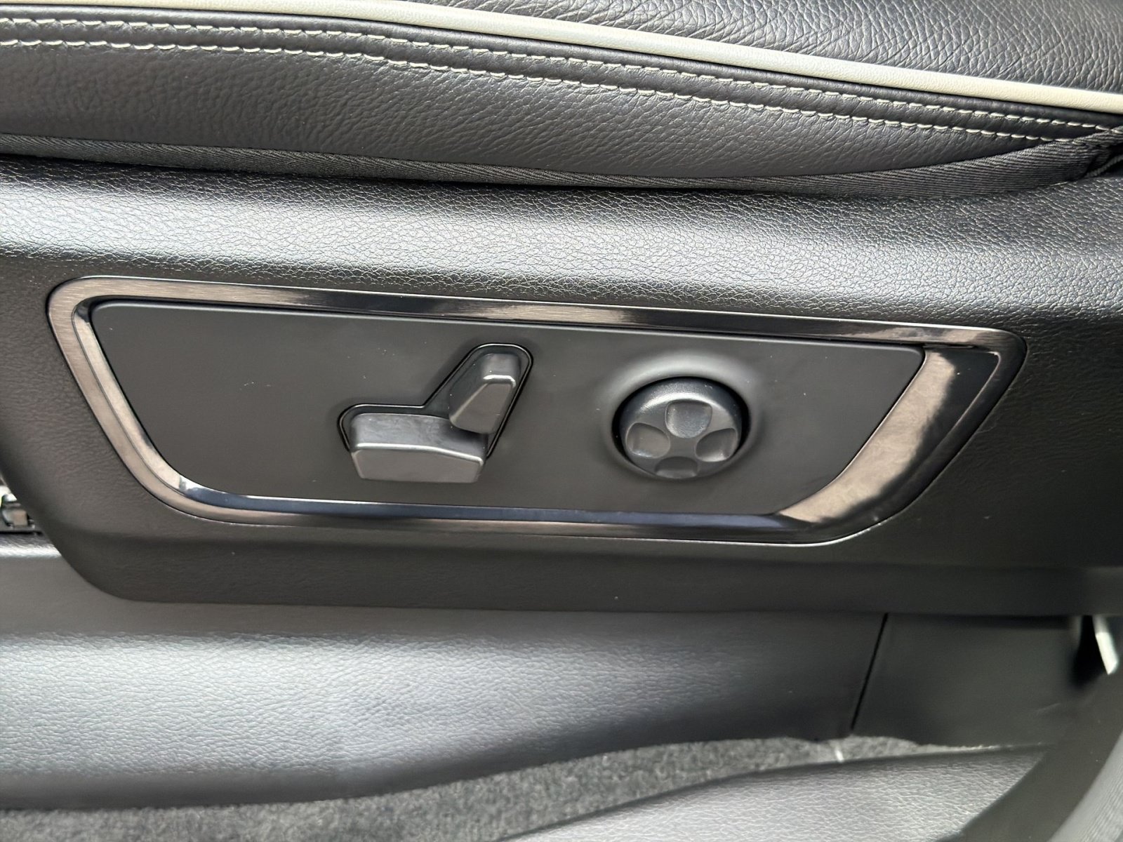 Used 2023 RAM 1500 Limited AWD/4WD image 14