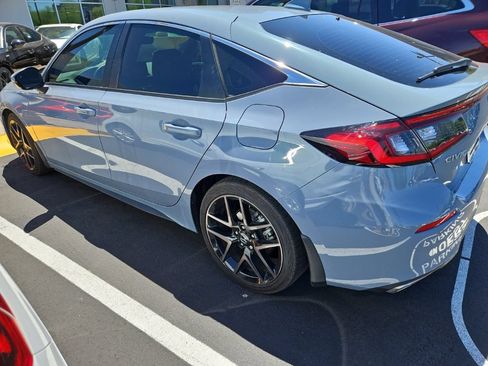 Used 2023 Honda Civic Sport Touring image 4