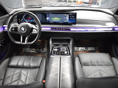 Used 2025 BMW 740i xDrive AWD/4WD image 16
