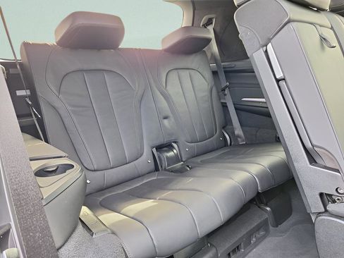Used 2021 BMW X7 xDrive40i w/ M Sport Package image 29