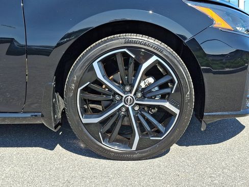 Certified 2023 Nissan Altima 2.5 SR w/ SR Premium Package FWD image 9