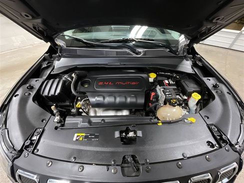 Used 2022 Jeep Compass Latitude image 30