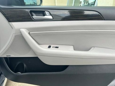 Used 2017 Hyundai Sonata Limited w/ Ultimate Package 04 image 28