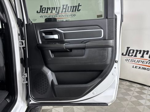 Used 2025 RAM 2500 Big Horn AWD/4WD image 25