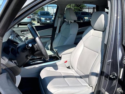 Certified 2018 Acura MDX FWD w/ Technology Package image 29