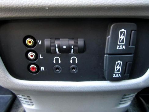 Used 2017 Acura MDX w/ Technology & Entertainment image 59