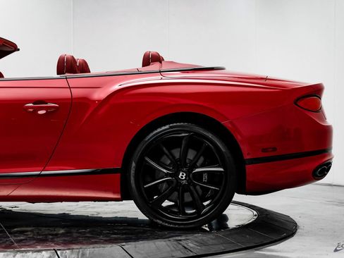 Used 2022 Bentley Continental GT image 10