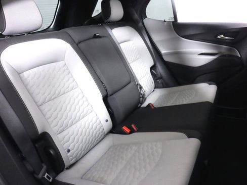 Used 2020 Chevrolet Equinox LS image 33