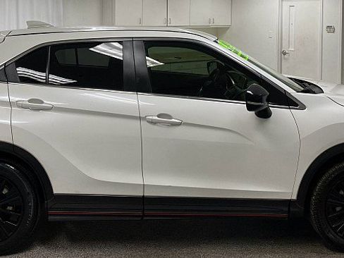 Used 2020 Mitsubishi Eclipse Cross LE image 4