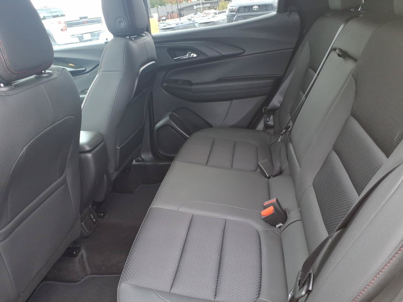 Used 2023 Chevrolet TrailBlazer RS w/ Sun and Liftgate Package AWD/4WD image 8
