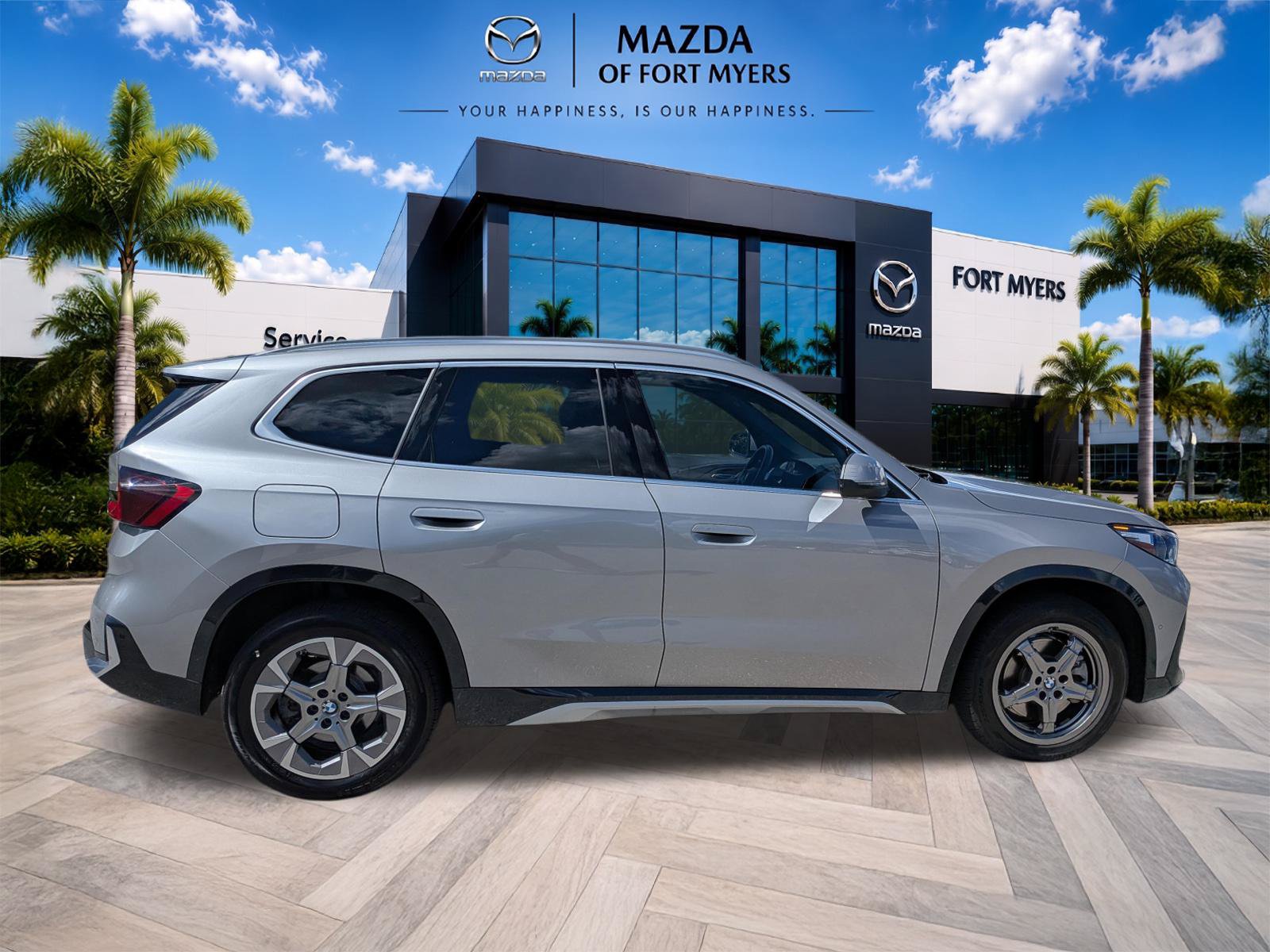 Used 2026 BMW X1 xDrive28i AWD/4WD image 3