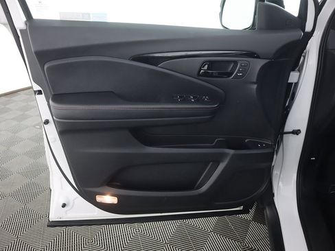 Used 2024 Honda Passport Black Edition image 27