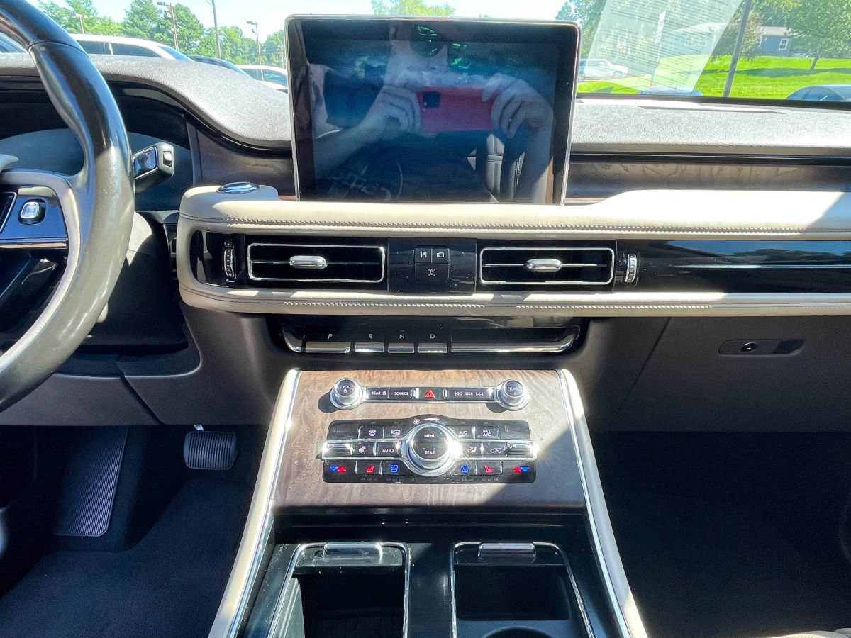 Used 2020 Lincoln Aviator Reserve w/ Equipment Group 201A RWD image 12