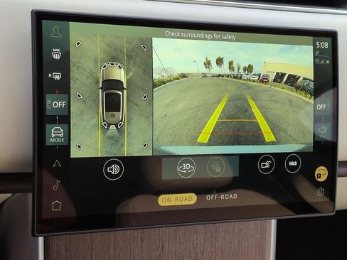 New 2026 Land Rover Range Rover SE image 17