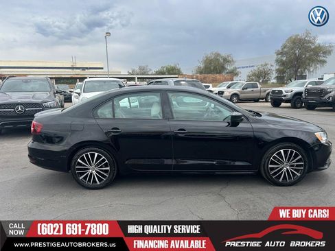 Used 2016 Volkswagen Jetta Sport FWD image 5