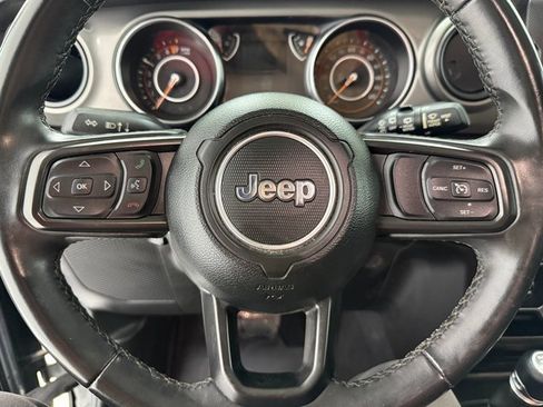 Used 2022 Jeep Wrangler Willys image 12