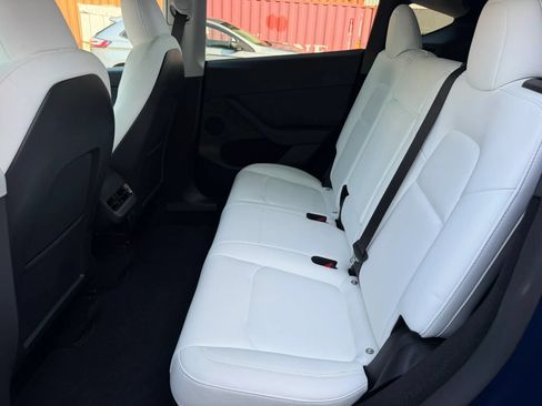 Used 2023 Tesla Model Y Long Range AWD/4WD image 16