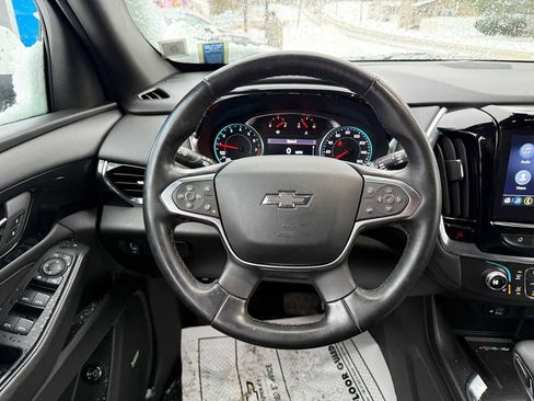 Used 2023 Chevrolet Traverse RS image 46