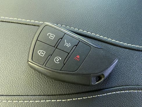 Used 2026 Chevrolet Traverse LT w/ Sun and Wheel Package FWD image 39
