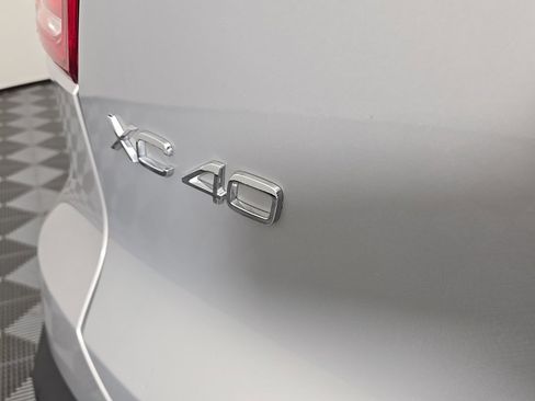 Certified 2024 Volvo XC40 B5 Plus w/ Protection Package Premier image 11