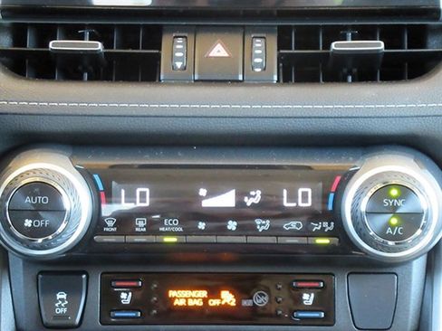 Used 2022 Toyota RAV4 Limited AWD/4WD image 26