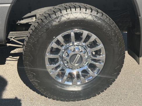 Used 2022 Ford F250 XLT w/ XLT Premium Package AWD/4WD image 13