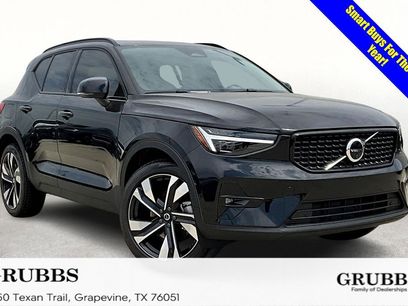 New 2026 Volvo XC40 B5 Ultra w/ Climate Package
