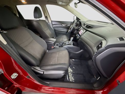 Used 2019 Nissan Rogue SV w/ Sun & Sound Touring Package image 29