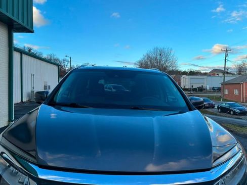 Used 2022 Honda Pilot Touring image 9