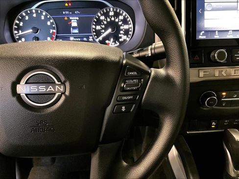 Used 2025 Nissan Frontier SV image 24