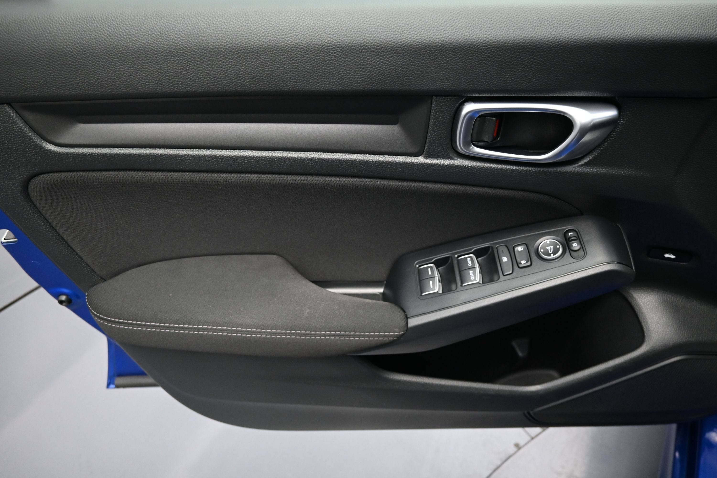Used 2023 Honda Civic Sport image 25