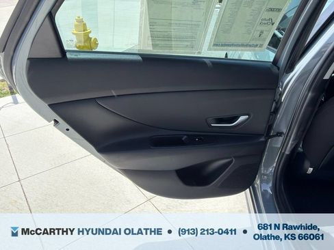 Certified 2022 Hyundai Elantra SEL w/ Convenience Package FWD image 15
