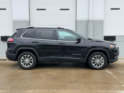 Used 2019 Jeep Cherokee Latitude Plus w/ Cold Weather Group image 6