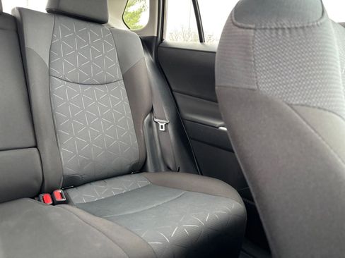 Used 2025 Toyota RAV4 XLE image 37