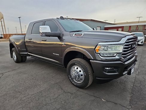 Used 2024 RAM 3500 Limited image 10