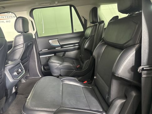 Used 2025 Ford Expedition Max Platinum AWD/4WD image 20