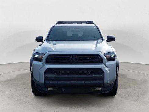 Used 2025 Toyota 4Runner SR5 AWD/4WD image 8