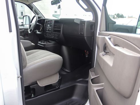 Used 2024 Chevrolet Express 3500 w/ Power Convenience Package image 11